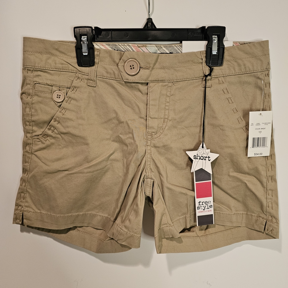 NWT Freestyle Revolution Tan Khaki Women's Shorts
